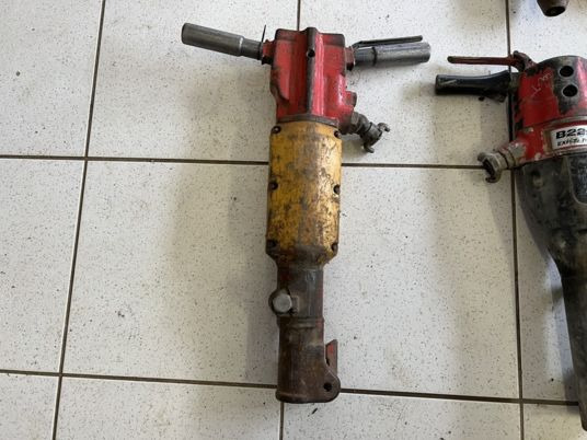Marteau piqueur pneumatique Atlas copco - Строително оборудване: снимка 1 Marteau piqueur pneumatique Atlas copco - Строително оборудване: снимка 1