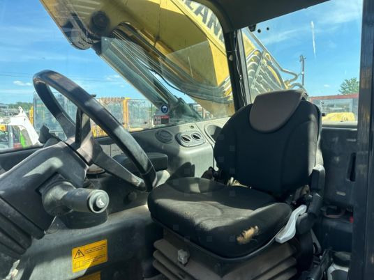 New Holland LM1745 - 17M - 4T5 à 29900 € HT - Телескопичен товарач: снимка 5 New Holland LM1745 - 17M - 4T5 à 29900 € HT - Телескопичен товарач: снимка 5