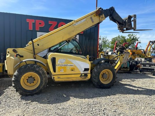 New Holland LM1745 - 17M - 4T5 à 29900 € HT - Телескопичен товарач: снимка 3 New Holland LM1745 - 17M - 4T5 à 29900 € HT - Телескопичен товарач: снимка 3