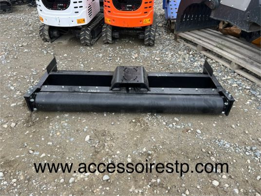 Lame de nivellement pour pelle de 1T5 à 6T - Прикачен инвентар за Багер: снимка 2 Lame de nivellement pour pelle de 1T5 à 6T - Прикачен инвентар за Багер: снимка 2