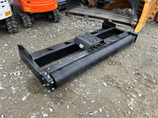 Lame de nivellement pour pelle de 1T5 à 6T - Прикачен инвентар за Багер: снимка 1 Lame de nivellement pour pelle de 1T5 à 6T - Прикачен инвентар за Багер: снимка 1