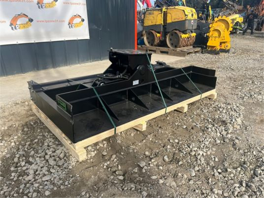 Lame de nivellement tilt pour pelle 6T à 14T - Прикачен инвентар за Строителна техника: снимка 2 Lame de nivellement tilt pour pelle 6T à 14T - Прикачен инвентар за Строителна техника: снимка 2