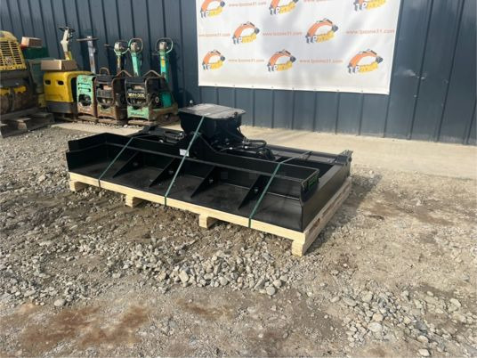 Lame de nivellement tilt pour pelle 6T à 14T - Прикачен инвентар за Строителна техника: снимка 3 Lame de nivellement tilt pour pelle 6T à 14T - Прикачен инвентар за Строителна техника: снимка 3