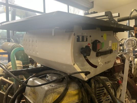 SCIE DE CARRELAGE HUSQVARNA TS230F - Инструмент/ Оборудване: снимка 3 SCIE DE CARRELAGE HUSQVARNA TS230F - Инструмент/ Оборудване: снимка 3