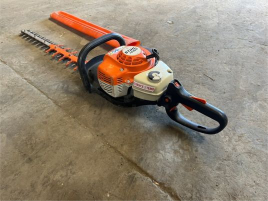 Taille haies thermique STIHL HS 82 R - Градинска техника: снимка 4 Taille haies thermique STIHL HS 82 R - Градинска техника: снимка 4