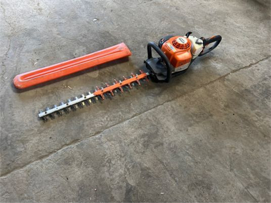 Taille haies thermique STIHL HS 82 R - Градинска техника: снимка 2 Taille haies thermique STIHL HS 82 R - Градинска техника: снимка 2