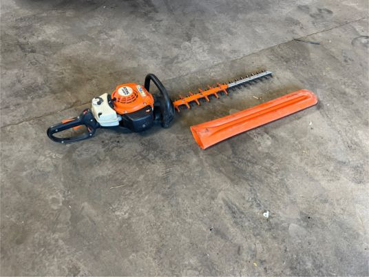 Taille haies thermique STIHL HS 82 R - Градинска техника: снимка 3 Taille haies thermique STIHL HS 82 R - Градинска техника: снимка 3