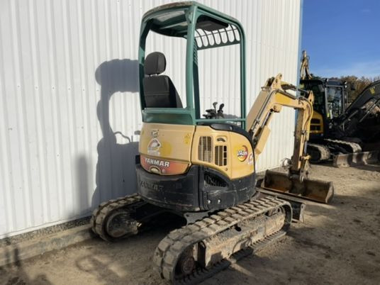 Yanmar VIO25-4 Canopy - Мини багер: снимка 3 Yanmar VIO25-4 Canopy - Мини багер: снимка 3