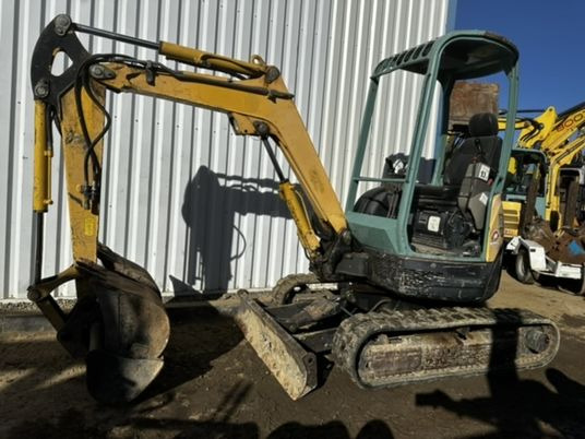 Yanmar VIO25-4 Canopy - Мини багер: снимка 4 Yanmar VIO25-4 Canopy - Мини багер: снимка 4