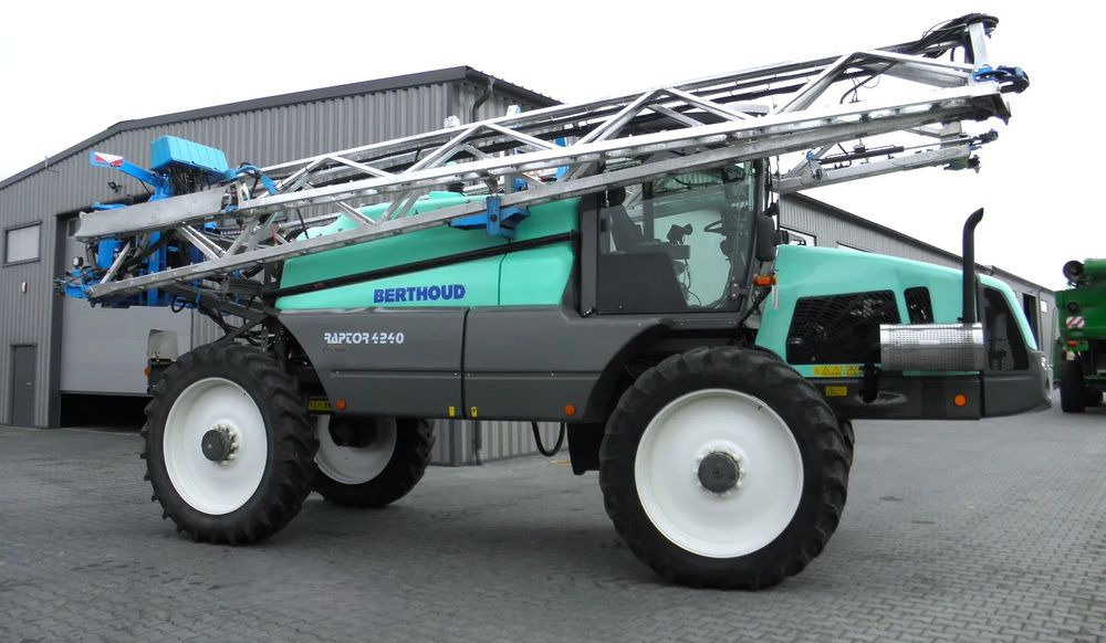 Berthoud Raptor 4240 36 M, GPS Trimble Automatyczne wylaczanie sekcji, Nie Malowany, Stan Bardzo Dobry - Самоходна пръскачка: снимка 4 Berthoud Raptor 4240 36 M, GPS Trimble Automatyczne wylaczanie sekcji, Nie Malowany, Stan Bardzo Dobry - Самоходна пръскачка: снимка 4