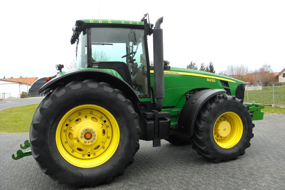 Трактор John Deere 8230 2009 Rok POWERSHIFT, Nie Malowany, Stan Bardzo Dobry: снимка 9