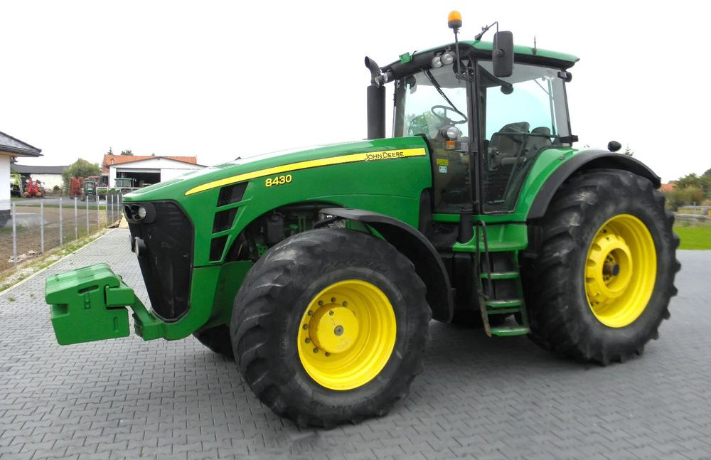 John Deere 8430 2008 Rok, Nie Malowany, Stan Bardzo Dobry - Трактор: снимка 1 John Deere 8430 2008 Rok, Nie Malowany, Stan Bardzo Dobry - Трактор: снимка 1