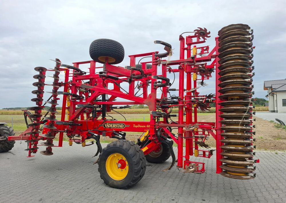 Väderstad TOPDOWN 600 2015 Rok, Nie Malowany , Stan Bardzo Dobry - Машина за обработка на почвата: снимка 3 Väderstad TOPDOWN 600 2015 Rok, Nie Malowany , Stan Bardzo Dobry - Машина за обработка на почвата: снимка 3