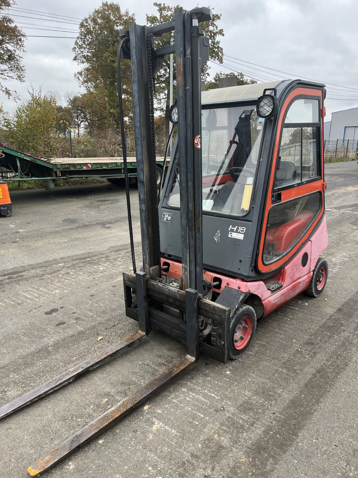FENWICK H18 1t8 - Газокар: снимка 1 FENWICK H18 1t8 - Газокар: снимка 1