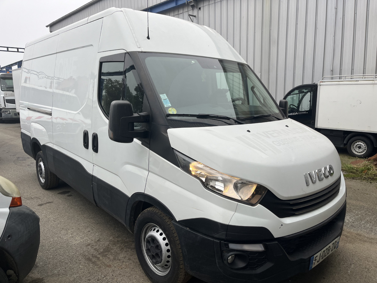 Iveco 35-180 35s18 11M3 - Товарен бус: снимка 4 Iveco 35-180 35s18 11M3 - Товарен бус: снимка 4