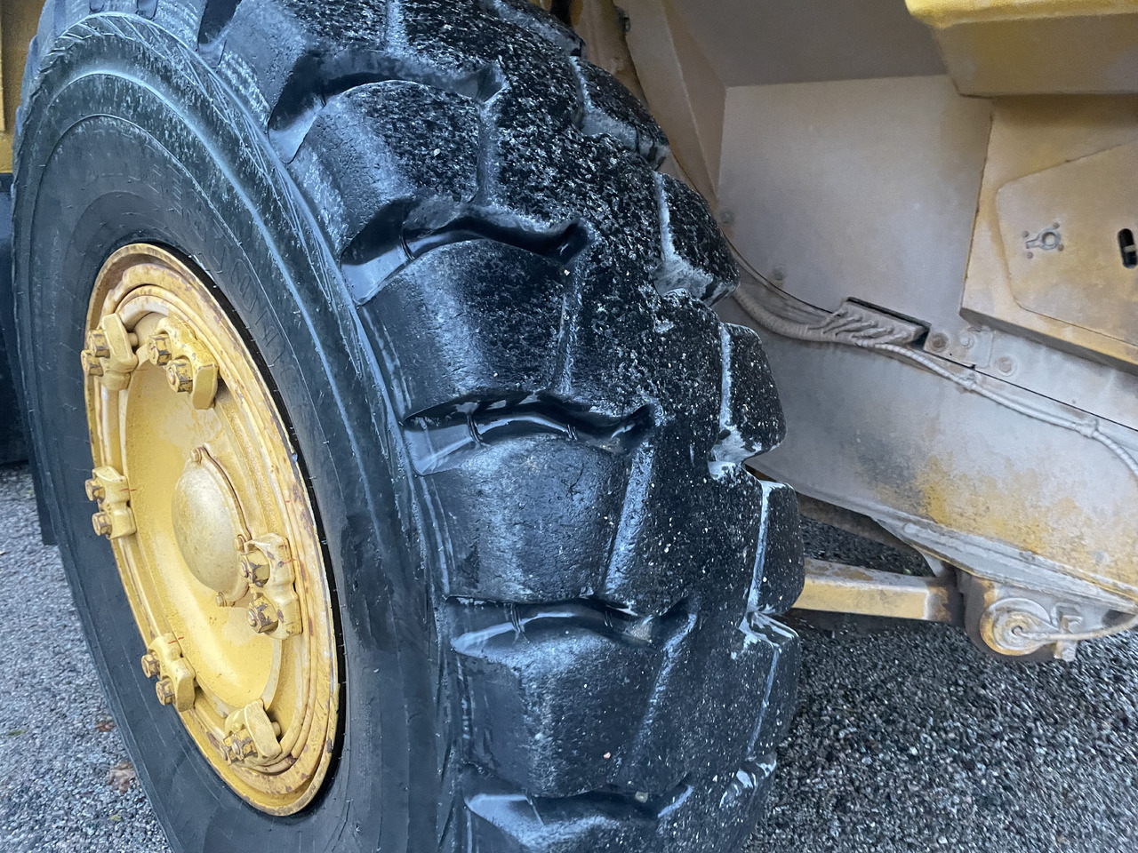 KOMATSU Hd405-6 - Кариерен самосвал: снимка 5 KOMATSU Hd405-6 - Кариерен самосвал: снимка 5