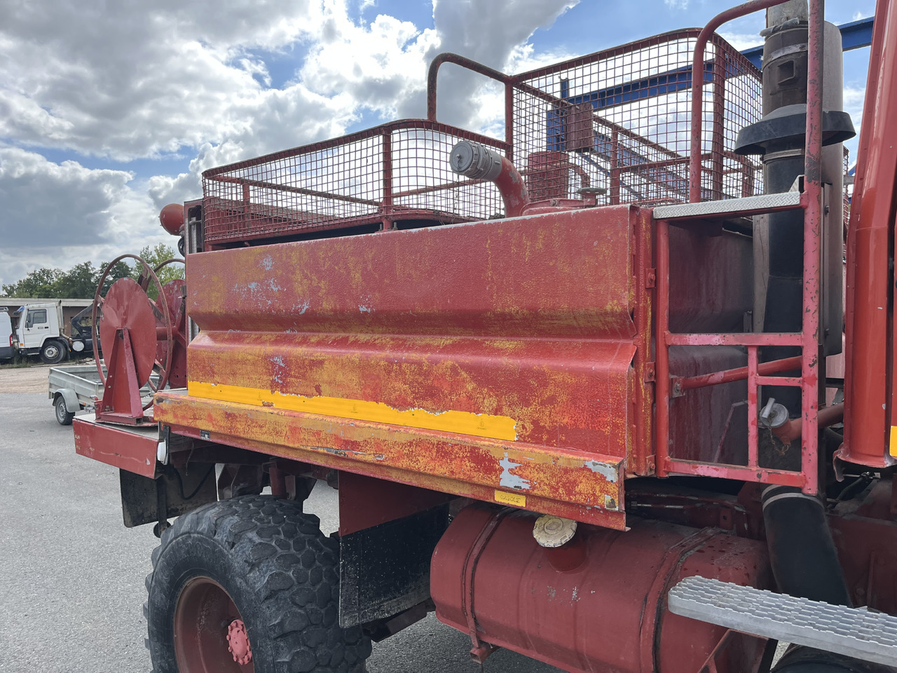 RENAULT 85-150 4x4 ccf citerne - Пожарна кола: снимка 3 RENAULT 85-150 4x4 ccf citerne - Пожарна кола: снимка 3