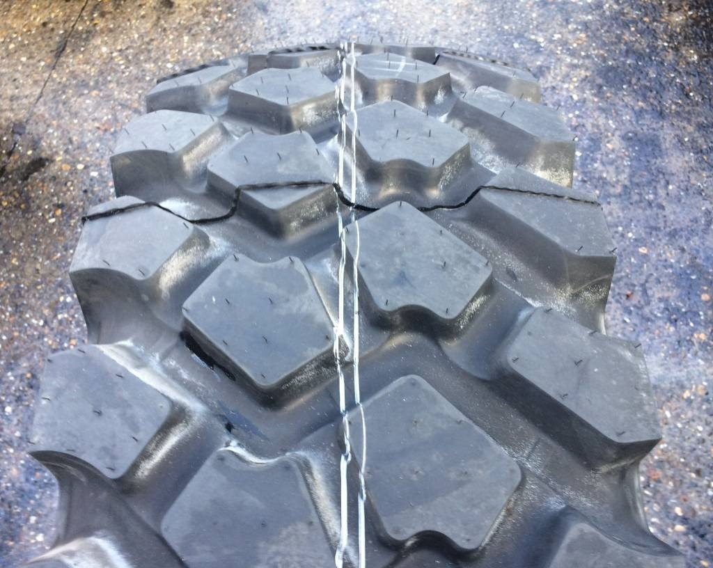 Michelin 16.00R20 XZL - NEW (DEMO) - Гума за Камион: снимка 2 Michelin 16.00R20 XZL - NEW (DEMO) - Гума за Камион: снимка 2