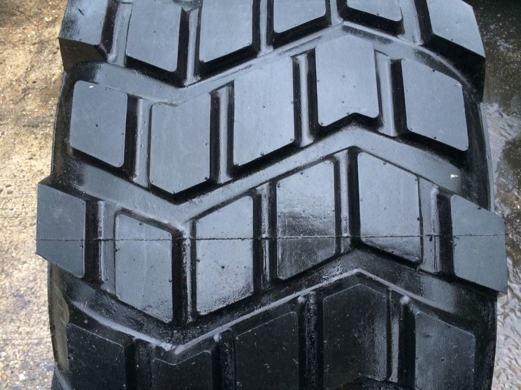 Michelin 525/65R20.5 XS - RECAP - Гума за Селскостопанска техника: снимка 3 Michelin 525/65R20.5 XS - RECAP - Гума за Селскостопанска техника: снимка 3