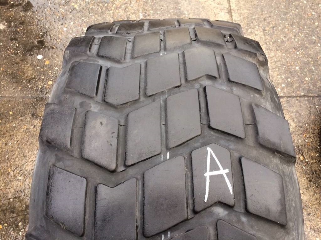 Michelin 525/65R20.5 XS - USED A 40% - Гума за Селскостопанска техника: снимка 2 Michelin 525/65R20.5 XS - USED A 40% - Гума за Селскостопанска техника: снимка 2