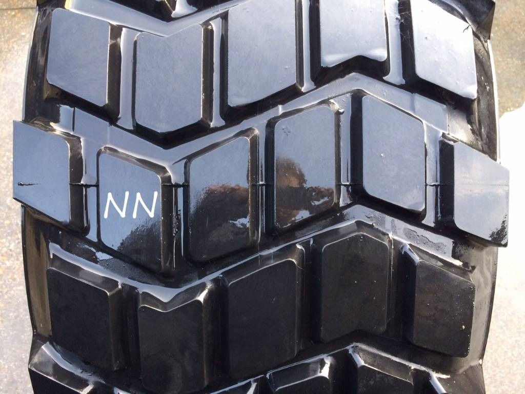 Michelin 525/65R20.5 XS - USED NN 95% - Гума за Селскостопанска техника: снимка 3 Michelin 525/65R20.5 XS - USED NN 95% - Гума за Селскостопанска техника: снимка 3