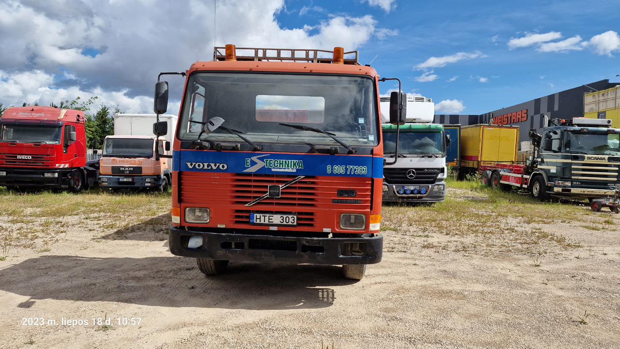 VOLVO FL 10 8x4 - Самосвал камион: снимка 2 VOLVO FL 10 8x4 - Самосвал камион: снимка 2