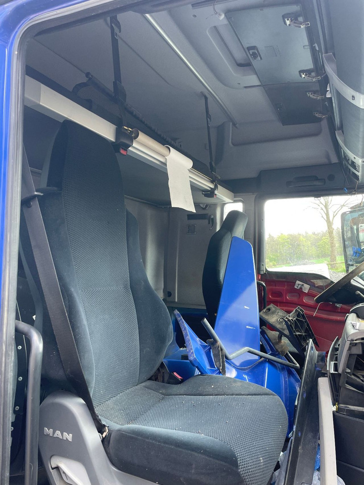 MAN Kabine MAN TGX 18.400 Euro 5 Bj. 2008 Fahrerhaus - Кабина и интериор за Камион: снимка 5 MAN Kabine MAN TGX 18.400 Euro 5 Bj. 2008 Fahrerhaus - Кабина и интериор за Камион: снимка 5