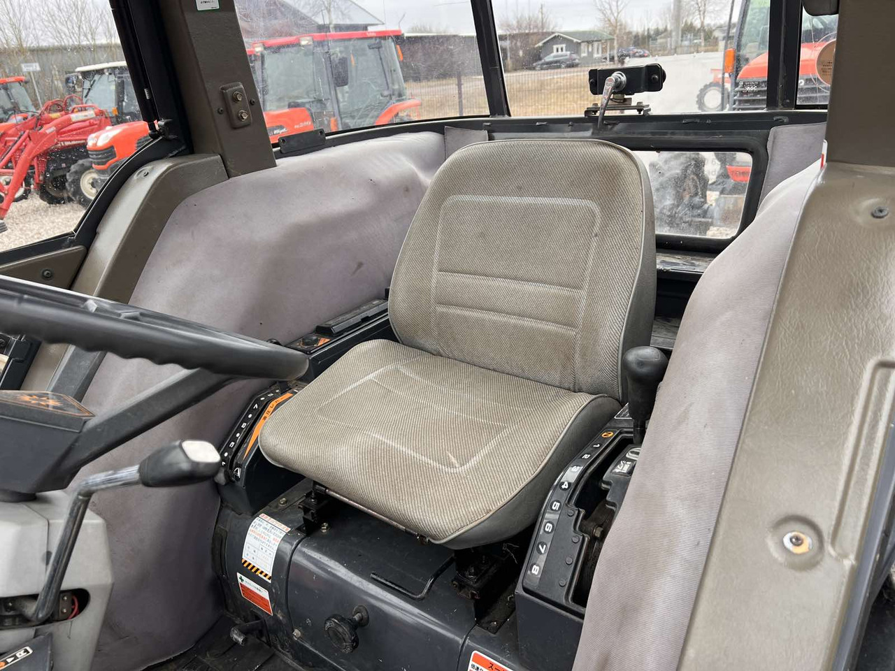 Kubota GL53 - Верижен трактор: снимка 4 Kubota GL53 - Верижен трактор: снимка 4