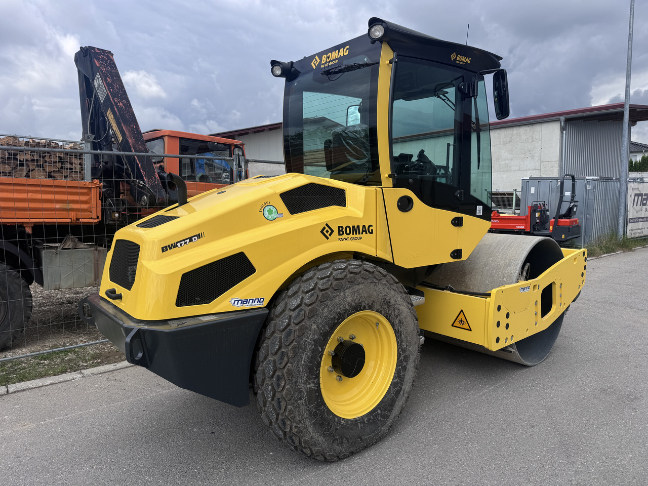 BOMAG BW 177 D-5 - Компактор: снимка 2 BOMAG BW 177 D-5 - Компактор: снимка 2