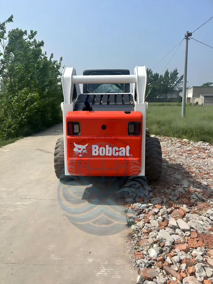 BOBCAT 330 - Мини челен товарач: снимка 5 BOBCAT 330 - Мини челен товарач: снимка 5