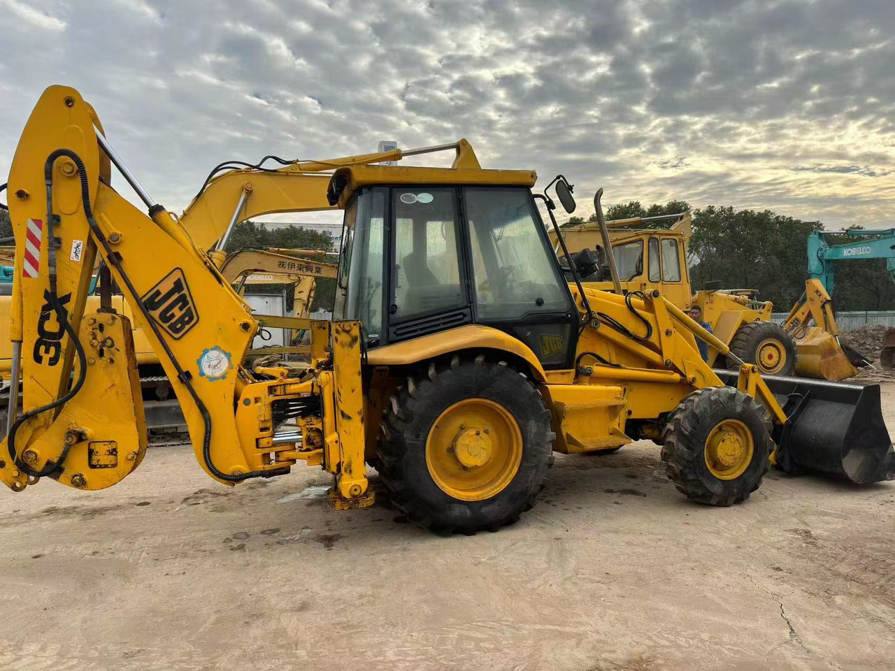 JCB 3CX - Багер-товарач: снимка 3 JCB 3CX - Багер-товарач: снимка 3