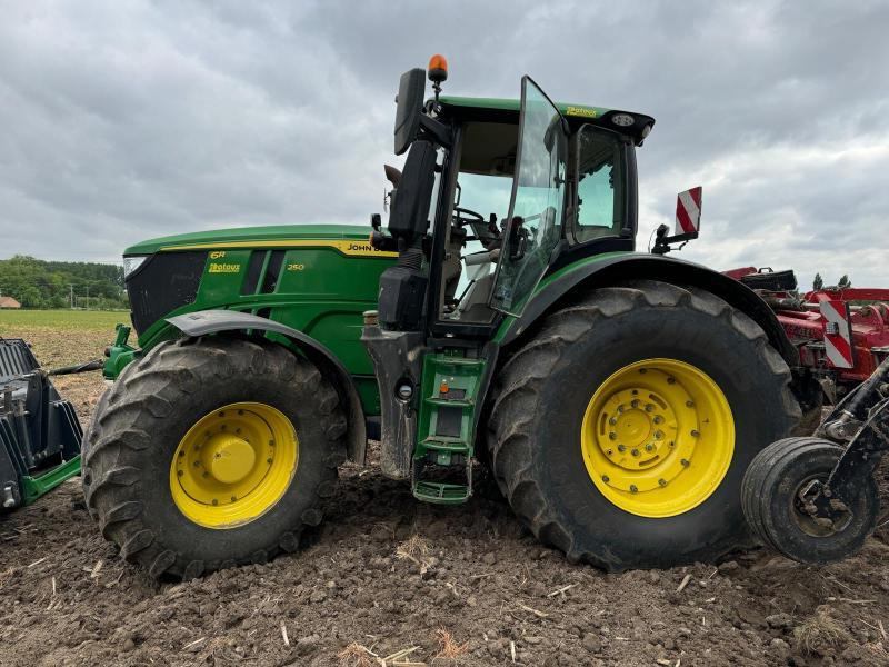 JOHN DEERE 6R250 - Трактор: снимка 2 JOHN DEERE 6R250 - Трактор: снимка 2