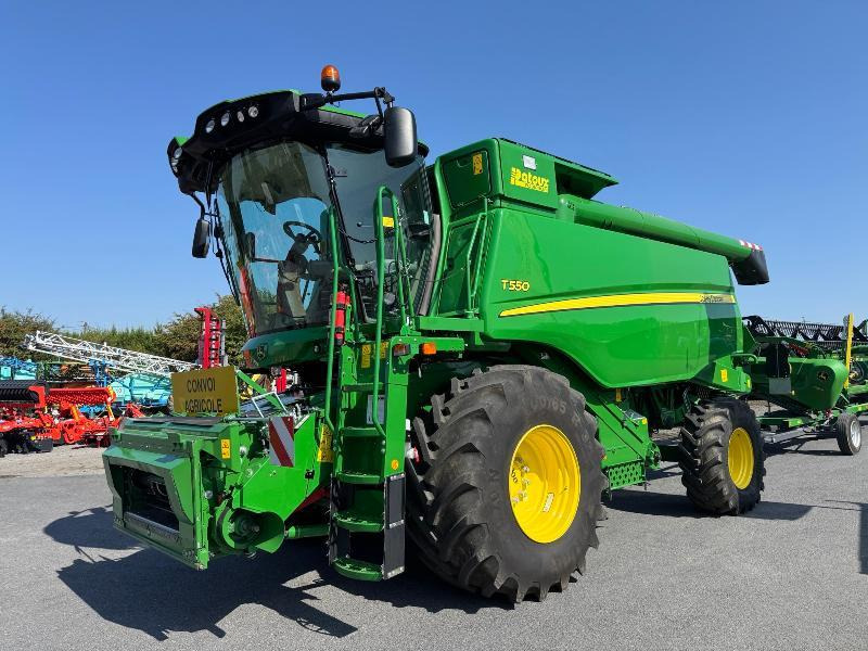 JOHN DEERE T550 - Зърнокомбайн: снимка 1 JOHN DEERE T550 - Зърнокомбайн: снимка 1