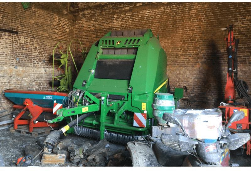 JOHN DEERE V461M - Рулонна сламопреса: снимка 1 JOHN DEERE V461M - Рулонна сламопреса: снимка 1