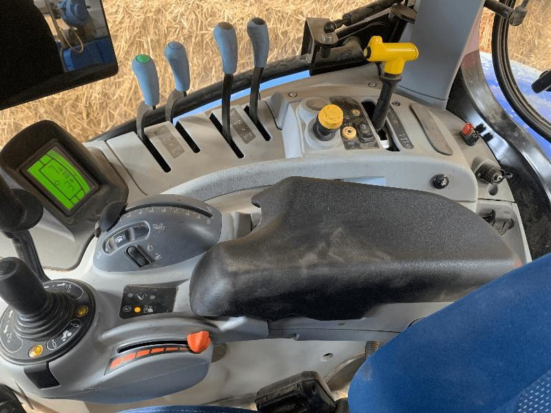 NEW-HOLLAND T7.215S - Трактор: снимка 4 NEW-HOLLAND T7.215S - Трактор: снимка 4