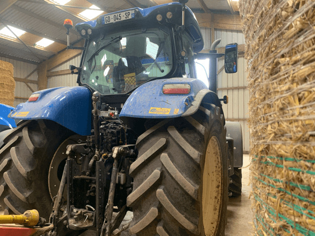 NEW-HOLLAND T7.215S - Трактор: снимка 2 NEW-HOLLAND T7.215S - Трактор: снимка 2