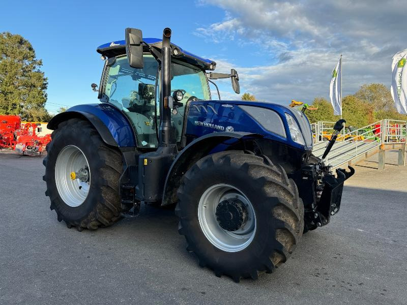 NEW-HOLLAND T7.245 AC - Трактор: снимка 3 NEW-HOLLAND T7.245 AC - Трактор: снимка 3