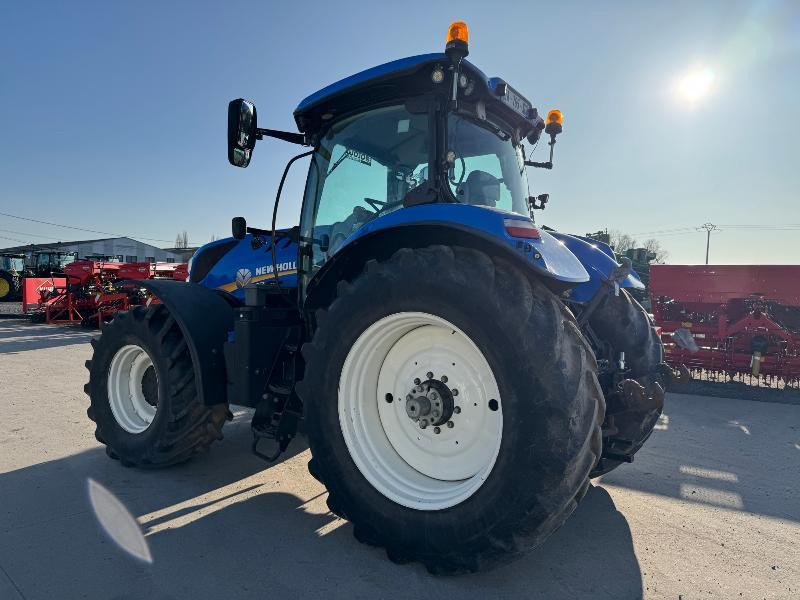 NEW-HOLLAND T7.260 PC - Трактор: снимка 2 NEW-HOLLAND T7.260 PC - Трактор: снимка 2