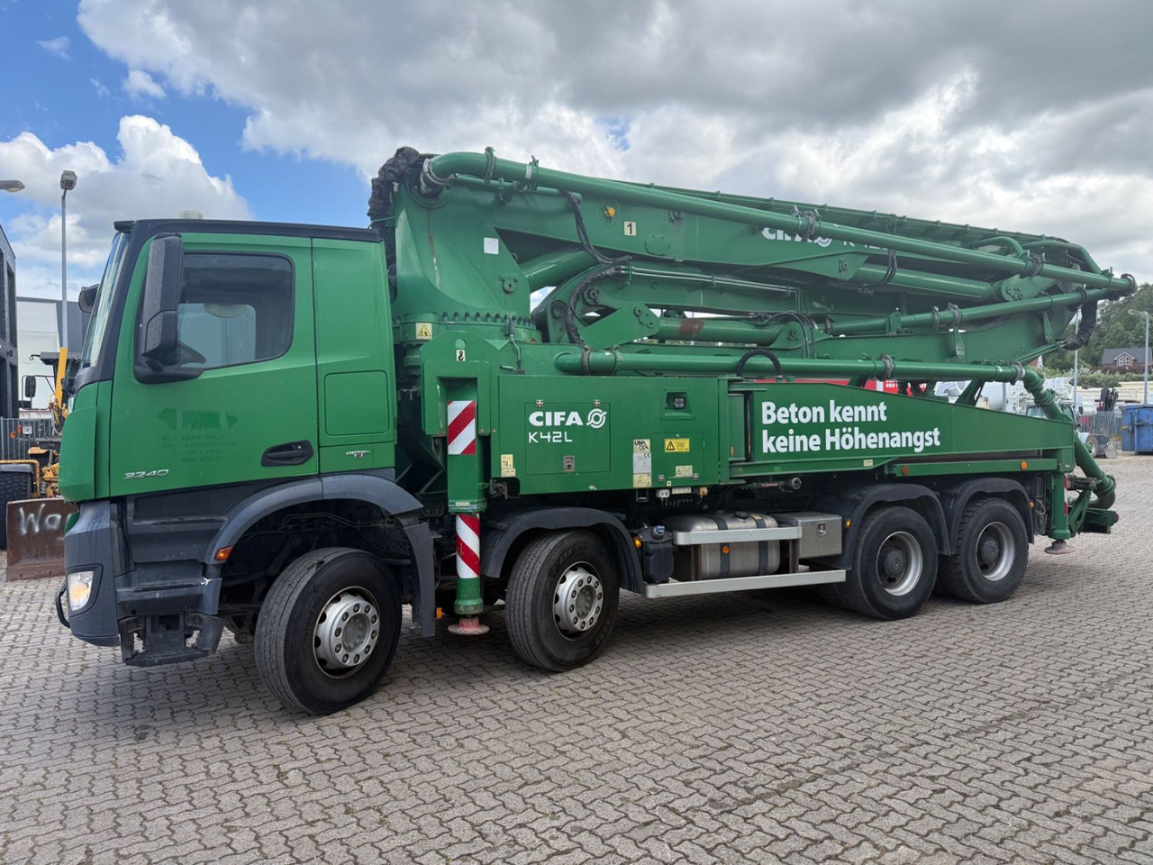 Mercedes-Benz Mercedes 32.40 CIFA K 42 L Betonpumpe - Бетон помпа: снимка 2 Mercedes-Benz Mercedes 32.40 CIFA K 42 L Betonpumpe - Бетон помпа: снимка 2