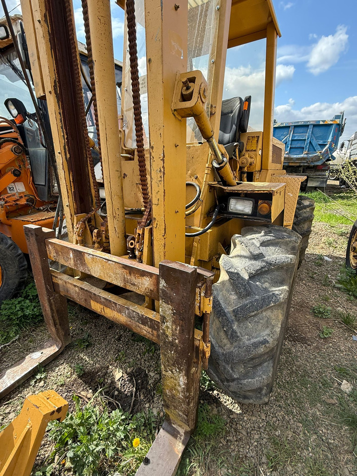BROBUS BH40 STACKER - Мотокар с висока проходимост: снимка 4 BROBUS BH40 STACKER - Мотокар с висока проходимост: снимка 4