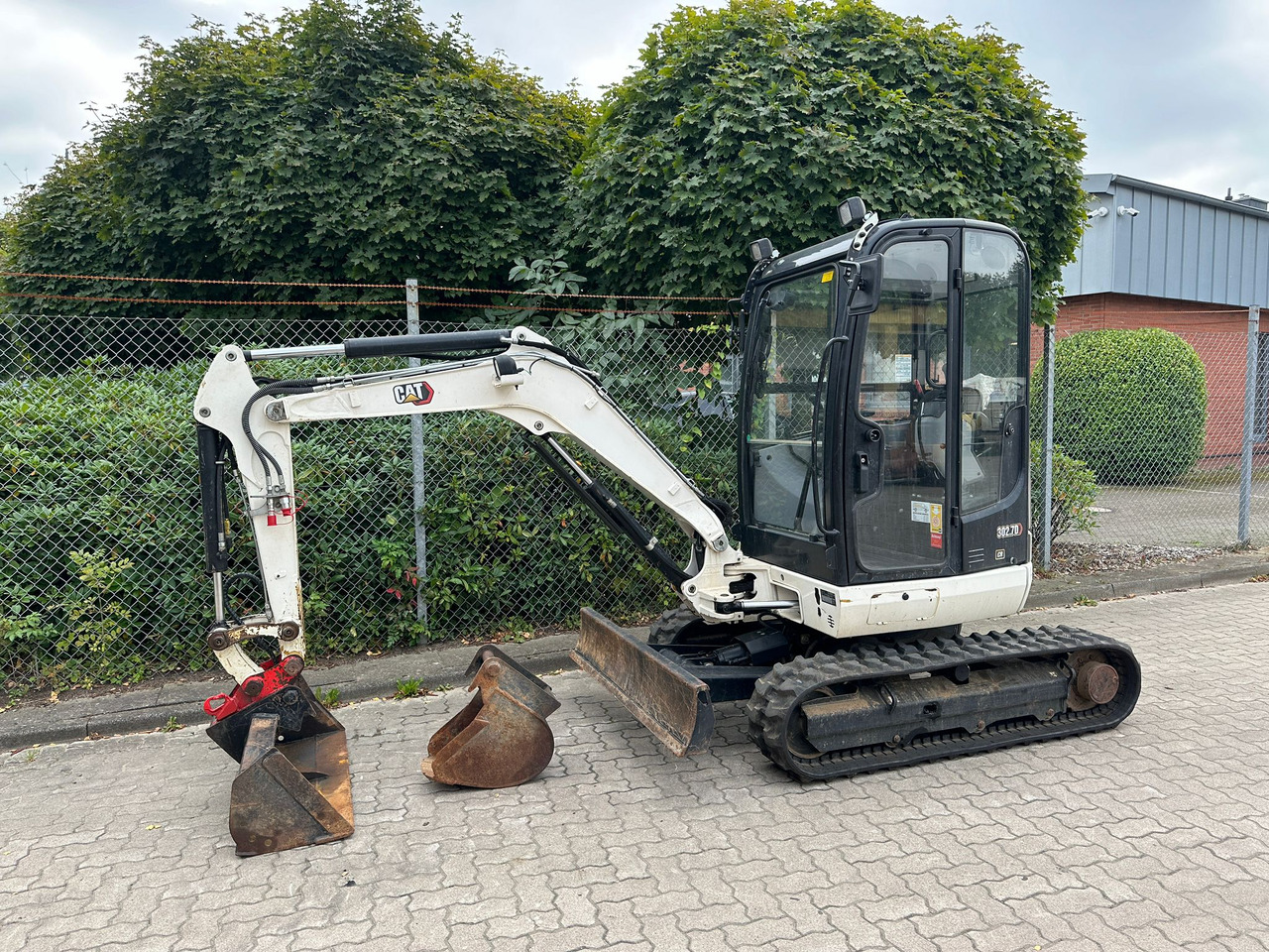 CAT 302.7 DCR Mini excavator, 2 Buckets, TOP !!! - Мини багер: снимка 1 CAT 302.7 DCR Mini excavator, 2 Buckets, TOP !!! - Мини багер: снимка 1