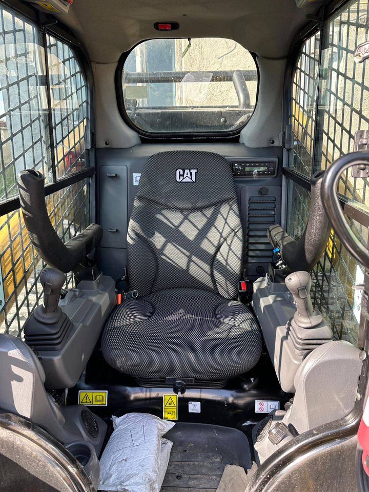 CATERPILLAR 299 D3 XE Mini track loader - Мини верижен товарач: снимка 4 CATERPILLAR 299 D3 XE Mini track loader - Мини верижен товарач: снимка 4