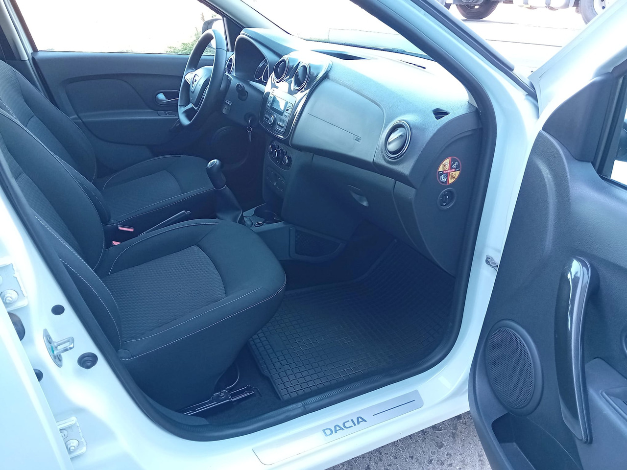 Седан Dacia Logan 1.5 dCi, TOP !: снимка 12