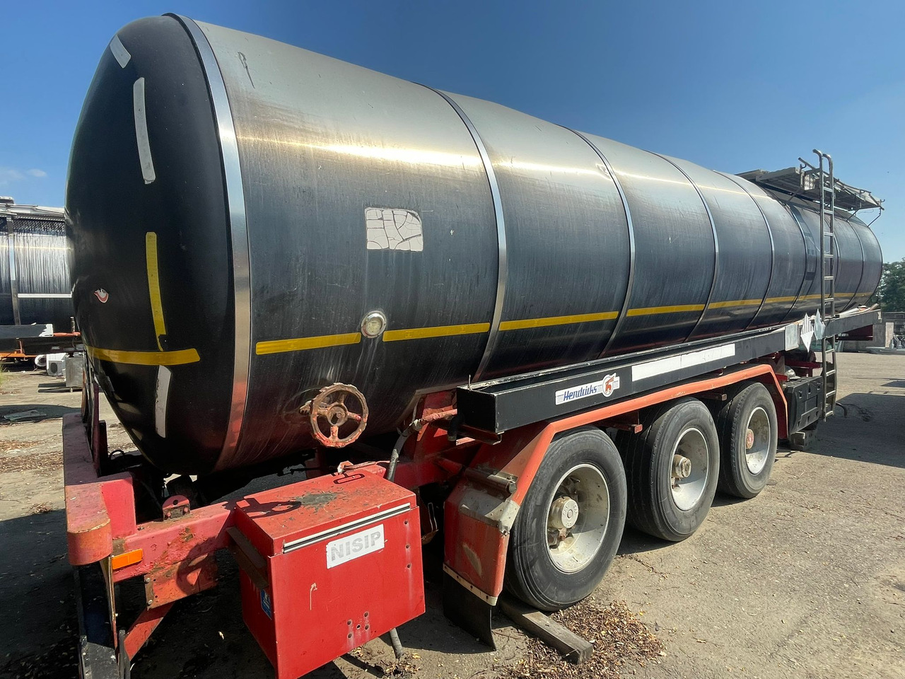 HENDRICK BITUMEN SEMI-TRAILER - Полуремарке цистерна: снимка 1 HENDRICK BITUMEN SEMI-TRAILER - Полуремарке цистерна: снимка 1