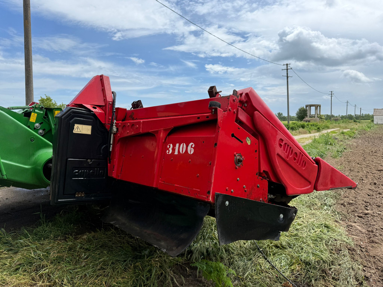 Hydraulic folding corn header Capello Quasar - Хедер за царевица: снимка 3 Hydraulic folding corn header Capello Quasar - Хедер за царевица: снимка 3