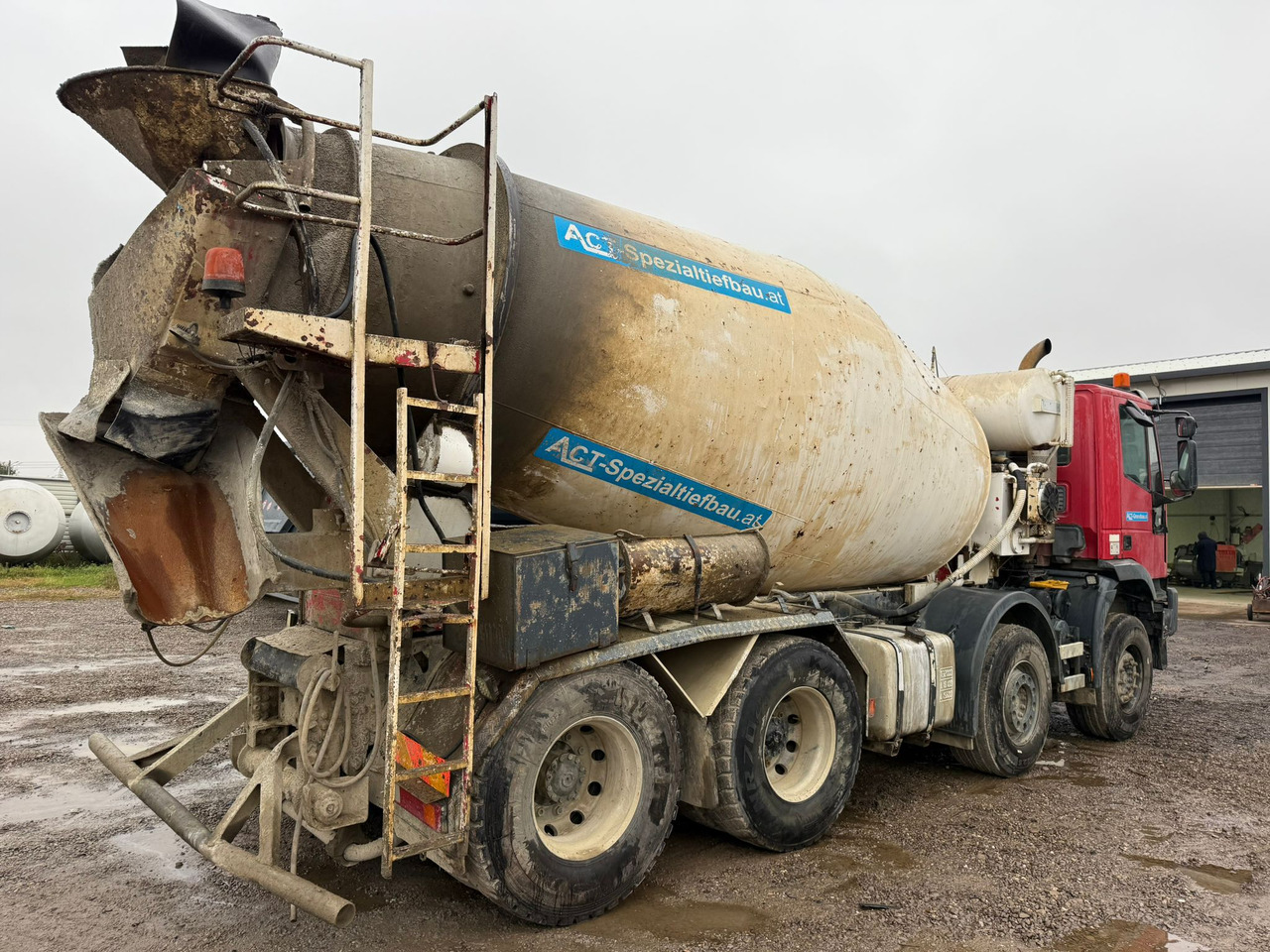 IVECO EUROTRAKKER CONCRETE MIXER - Бетоновоз: снимка 3 IVECO EUROTRAKKER CONCRETE MIXER - Бетоновоз: снимка 3