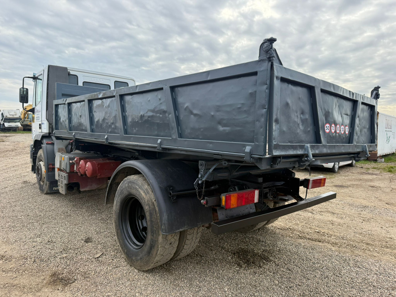 IVECO EUROTRAKKER TIPPER - Самосвал камион: снимка 4 IVECO EUROTRAKKER TIPPER - Самосвал камион: снимка 4