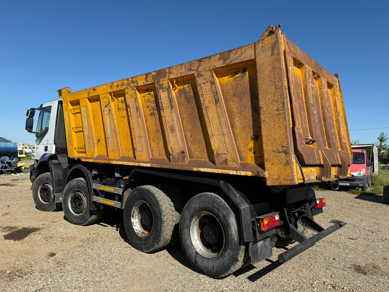 IVECO TRAKKER TIPPER - Самосвал камион: снимка 4 IVECO TRAKKER TIPPER - Самосвал камион: снимка 4