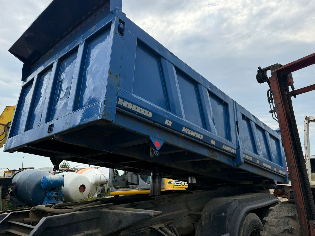 MEILLER TIPPING BUCKET - Самосвална надстройка: снимка 4 MEILLER TIPPING BUCKET - Самосвална надстройка: снимка 4