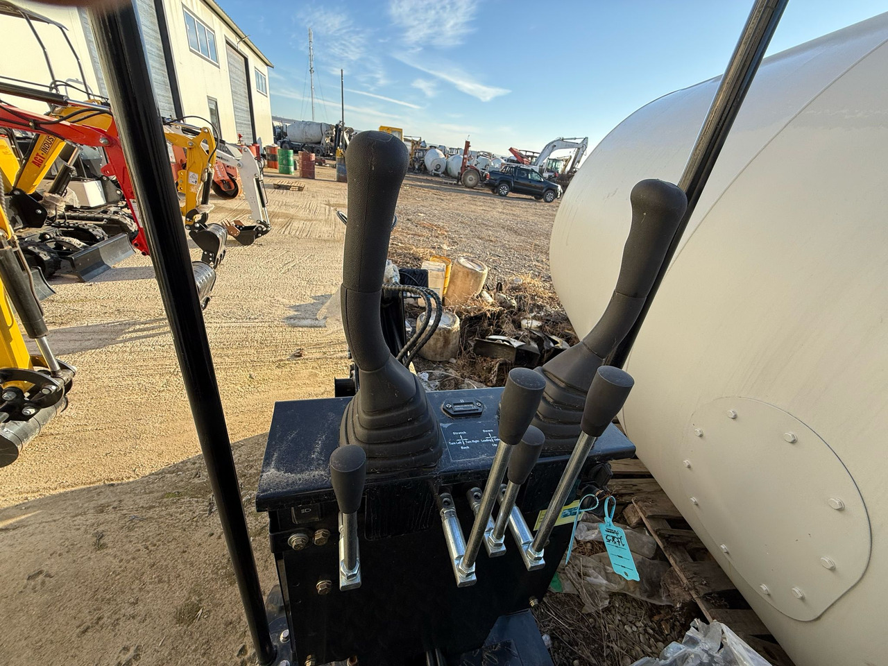 MINIEXCAVATOR JPC H10 - Мини багер: снимка 4 MINIEXCAVATOR JPC H10 - Мини багер: снимка 4